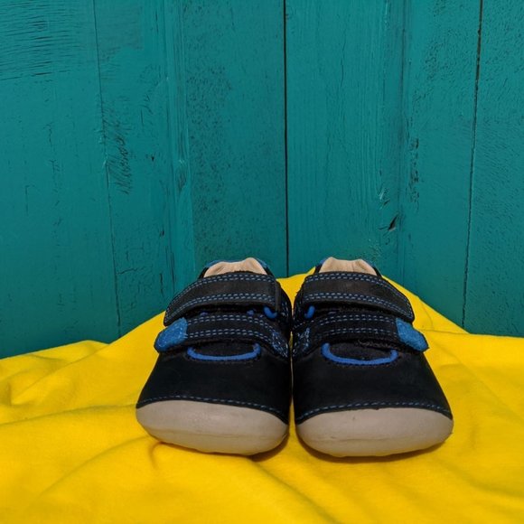 Toddler Clarks - Size 4 - 0073 - Picture 3 of 4